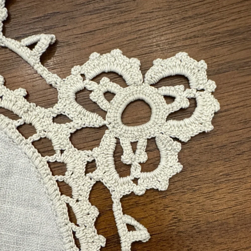 Snowflake Doily — White Lace / Crochet